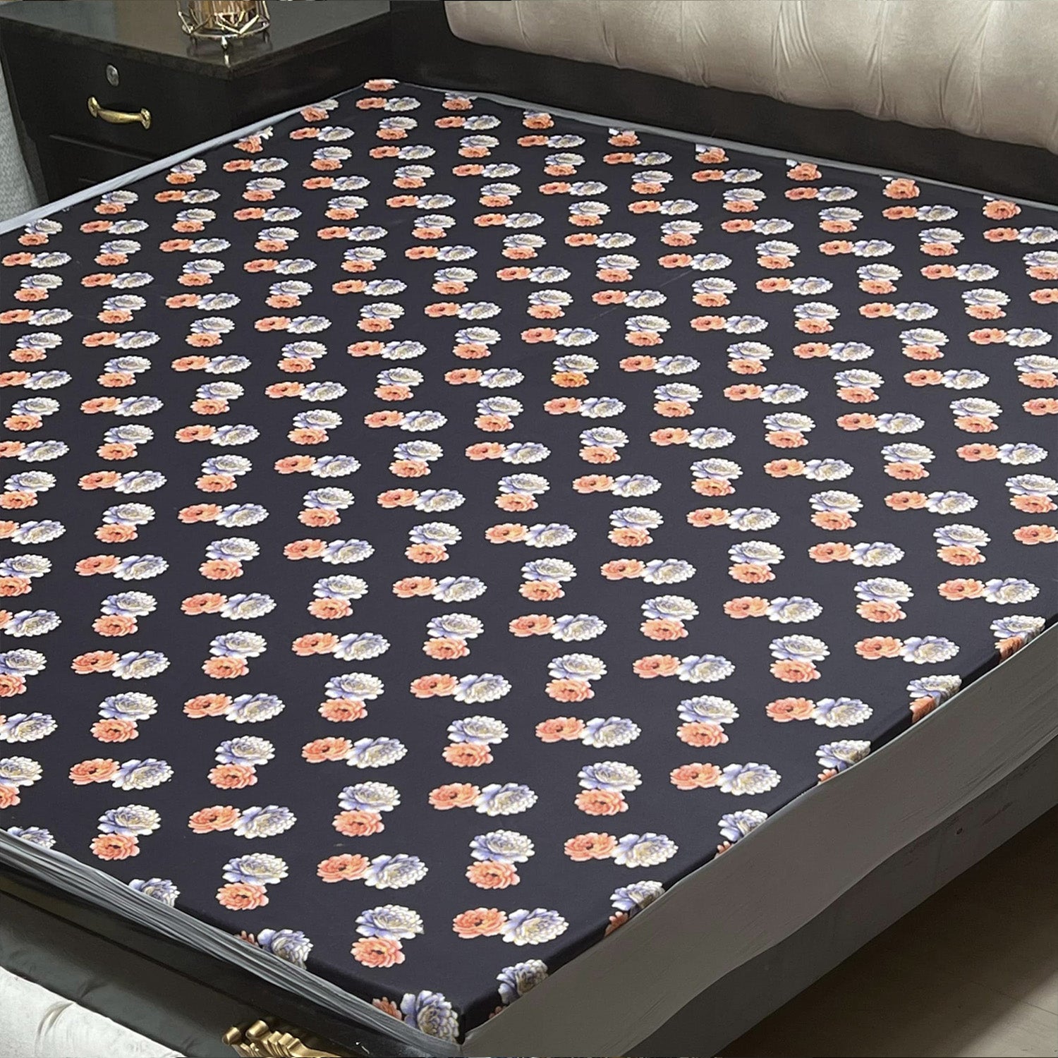 1-Piece Printed Water Proof Mattress Cover - (72 * 78 Inch (6 * 6.5) - King