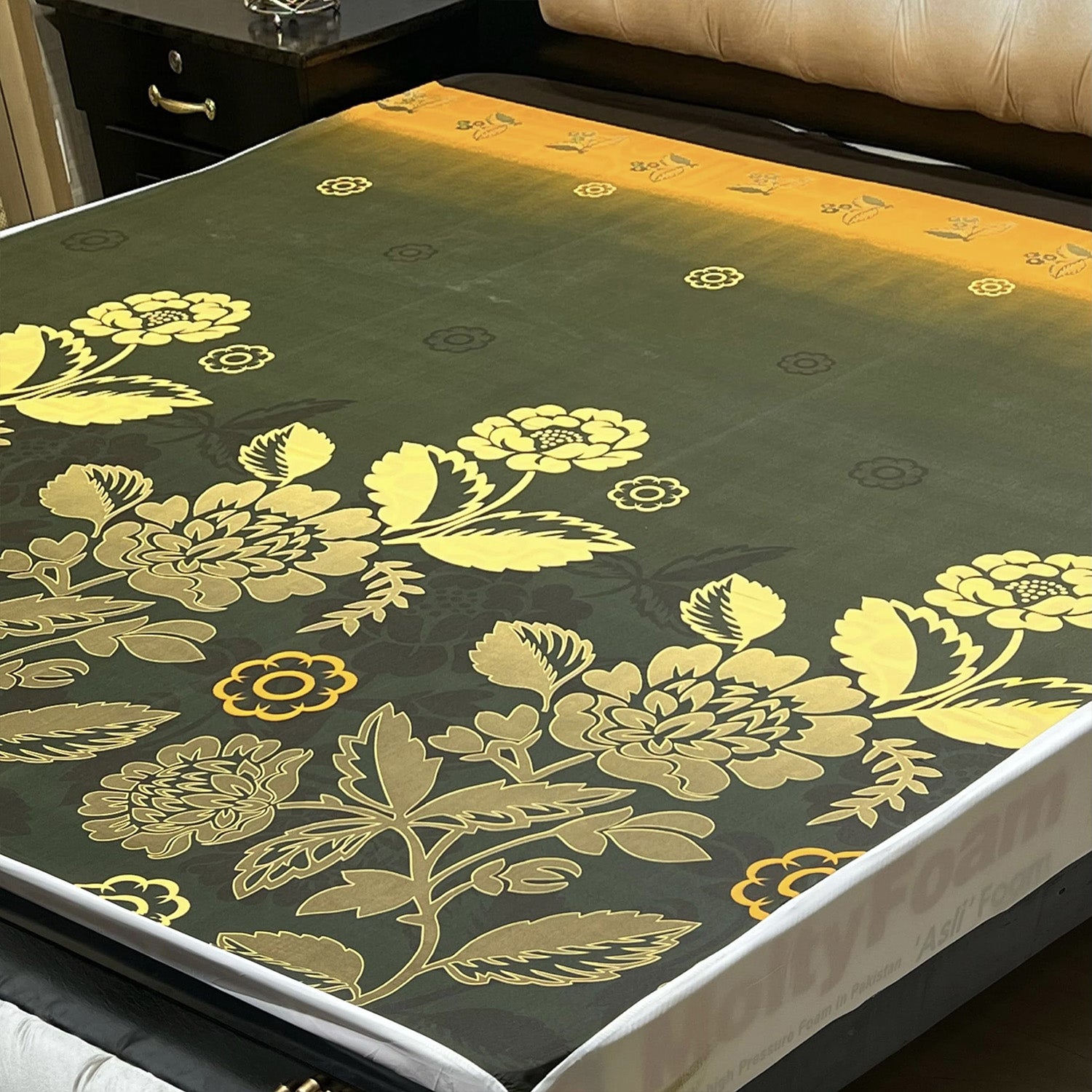 1-Piece Printed Water Proof Mattress Cover - (72 * 78 Inch (6 * 6.5) - King