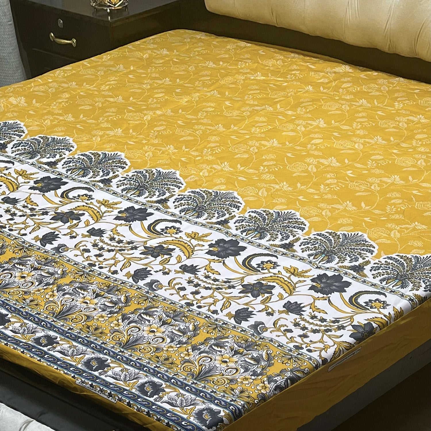1-Piece Printed Water Proof Mattress Cover - (72 * 78 Inch (6 * 6.5) - King
