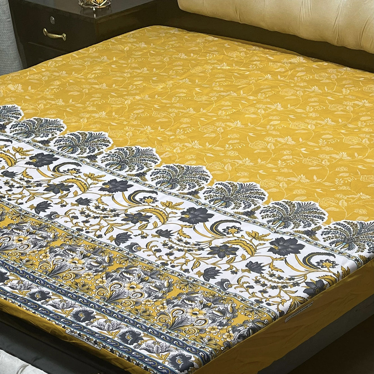 1-Piece Printed Water Proof Mattress Cover - (72 * 78 Inch (6 * 6.5) - King