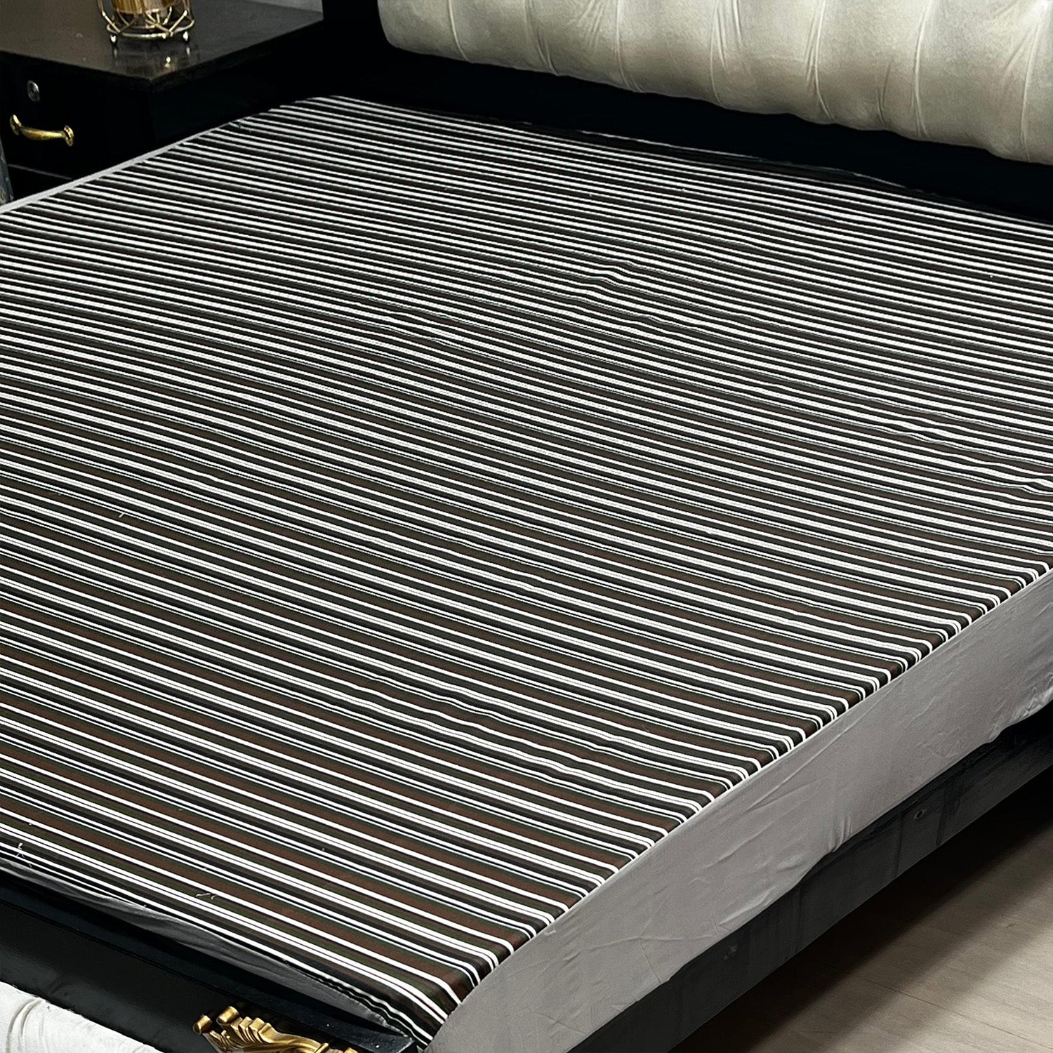1-Piece Printed Water Proof Mattress Cover - (72 * 78 Inch (6 * 6.5) - King