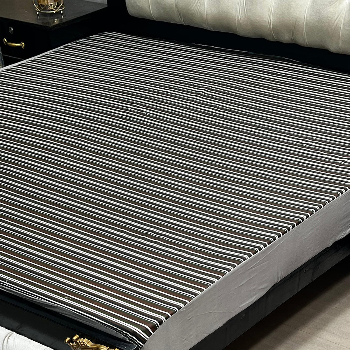 1-Piece Printed Water Proof Mattress Cover - (72 * 78 Inch (6 * 6.5) - King