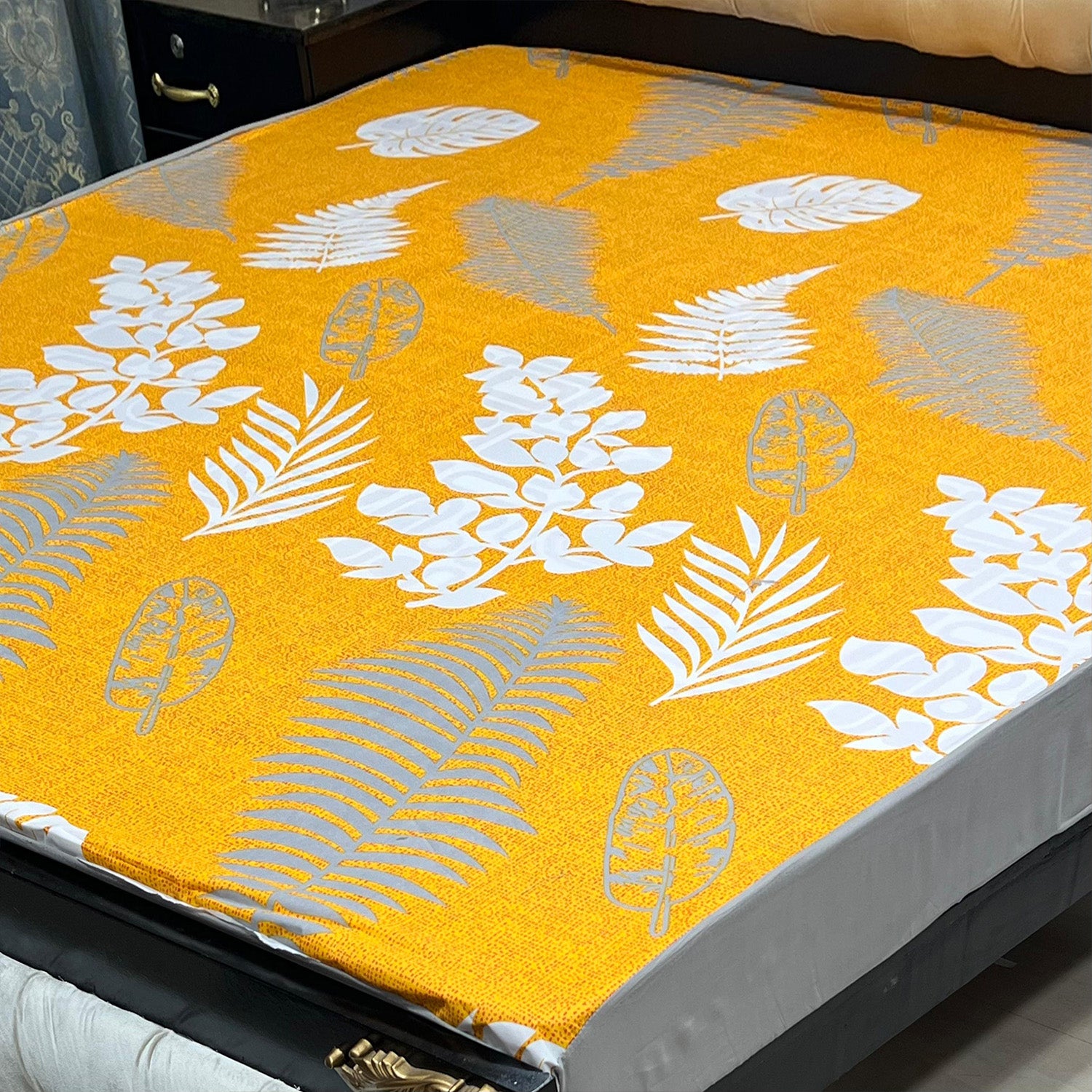 1-Piece Printed Water Proof Mattress Cover - (72 * 78 Inch (6 * 6.5) - King