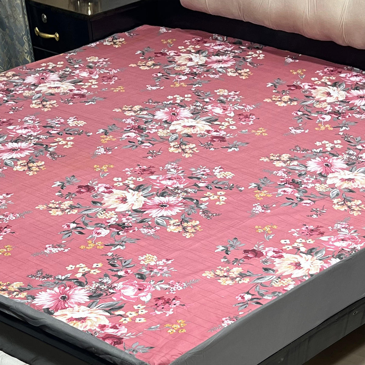 1-Piece Printed Water Proof Mattress Cover - (72 * 78 Inch (6 * 6.5) - King