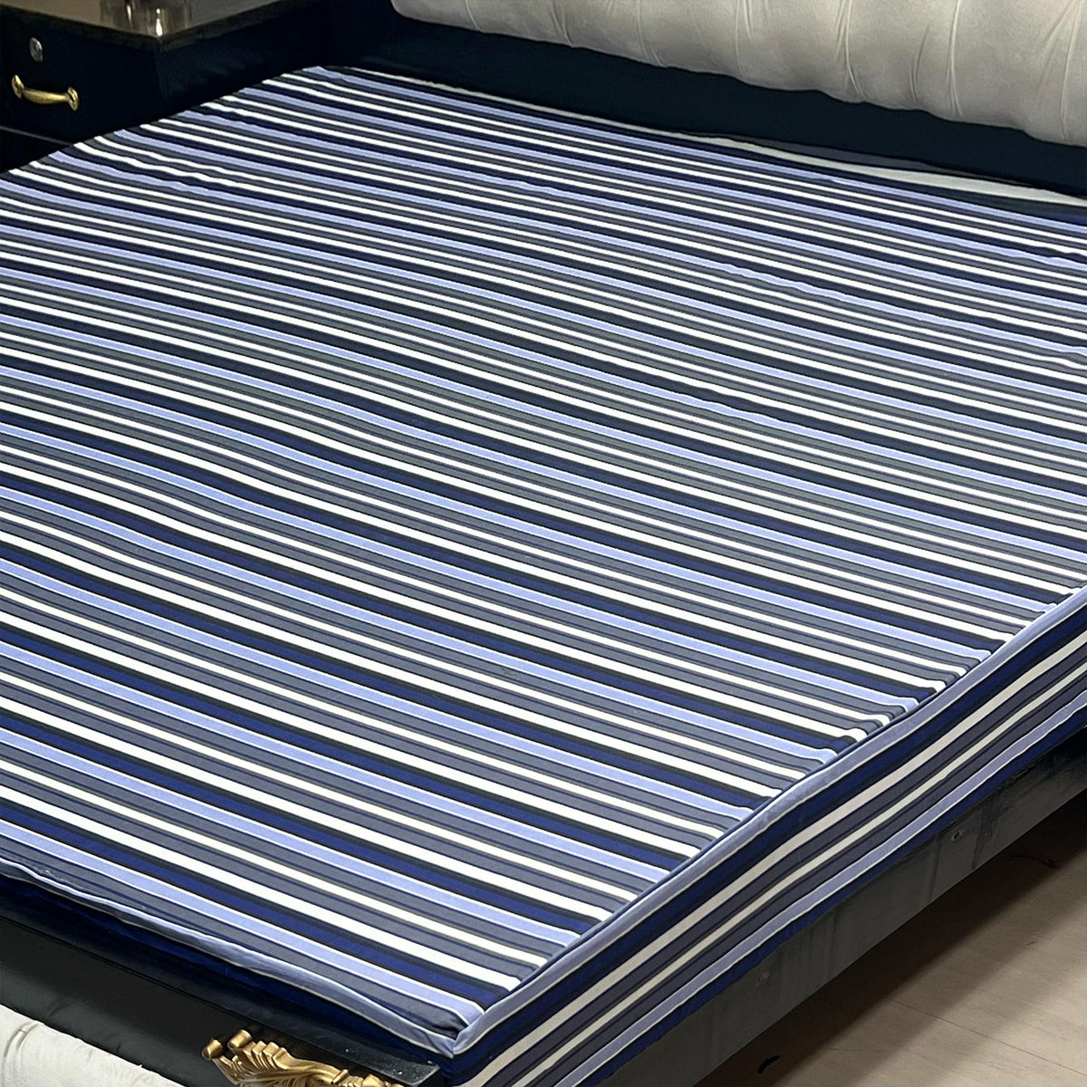 1-Piece Printed Water Proof Mattress Cover - (72 * 78 Inch (6 * 6.5) - King